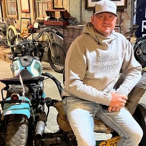 Meet your Posher, Larry